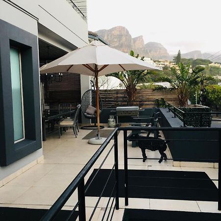 Apartemen 270 m² dengan 2 kamar tidur dan 2 kamar mandi pribadi di Camps Bay Cape Town Bagian luar foto