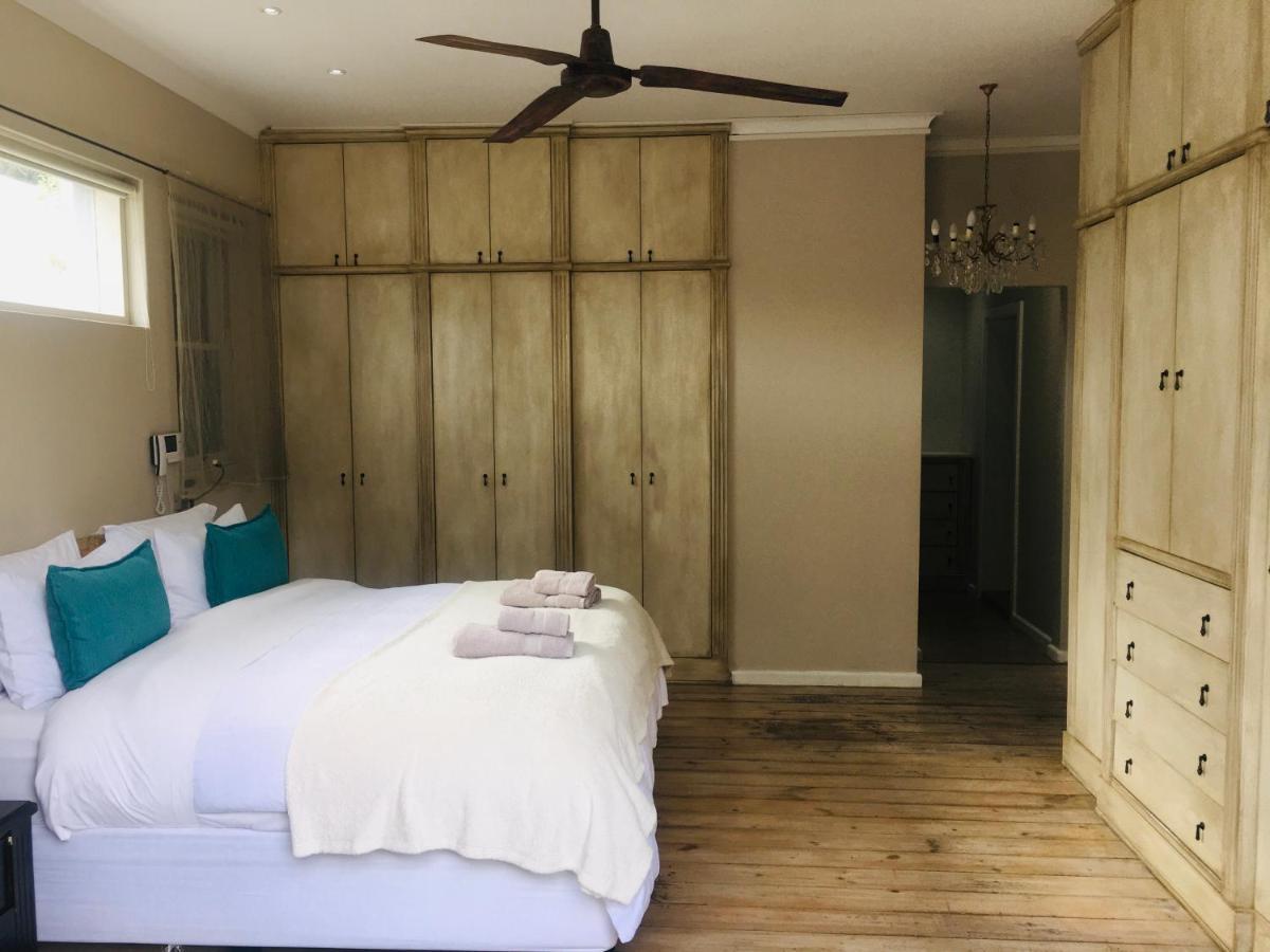 Apartemen 270 m² dengan 2 kamar tidur dan 2 kamar mandi pribadi di Camps Bay Cape Town Bagian luar foto