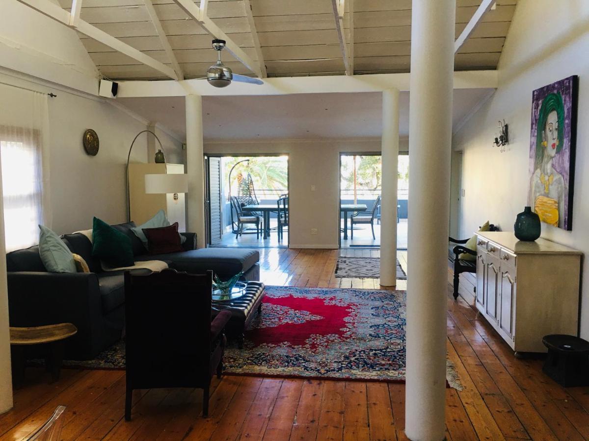 Apartemen 270 m² dengan 2 kamar tidur dan 2 kamar mandi pribadi di Camps Bay Cape Town Bagian luar foto