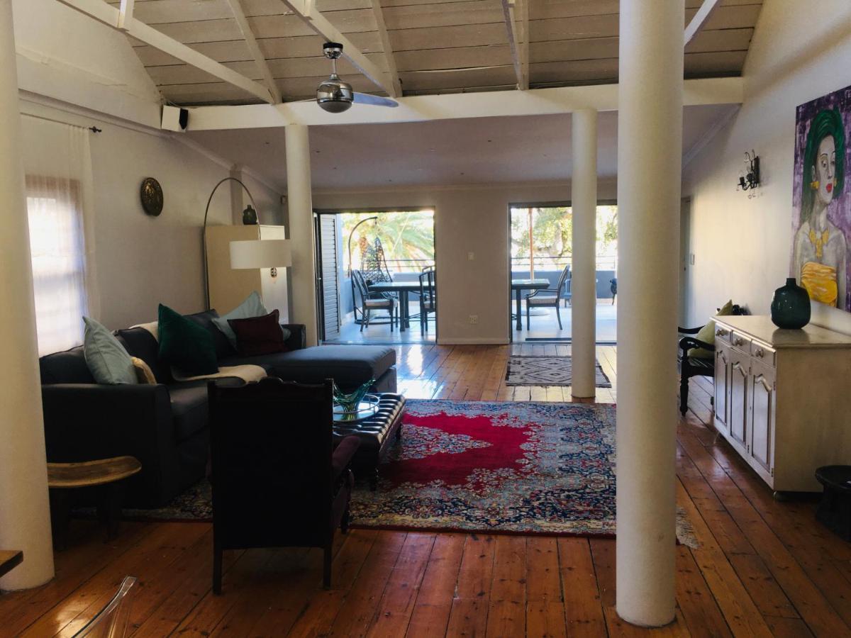 Apartemen 270 m² dengan 2 kamar tidur dan 2 kamar mandi pribadi di Camps Bay Cape Town Bagian luar foto