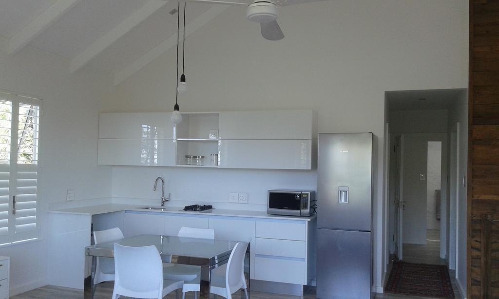 Apartemen 270 m² dengan 2 kamar tidur dan 2 kamar mandi pribadi di Camps Bay Cape Town Ruang foto