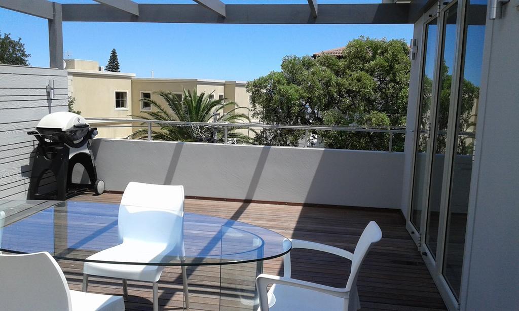 Apartemen 270 m² dengan 2 kamar tidur dan 2 kamar mandi pribadi di Camps Bay Cape Town Bagian luar foto