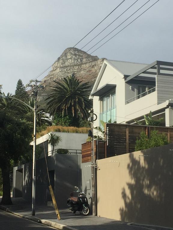Apartemen 270 m² dengan 2 kamar tidur dan 2 kamar mandi pribadi di Camps Bay Cape Town Bagian luar foto