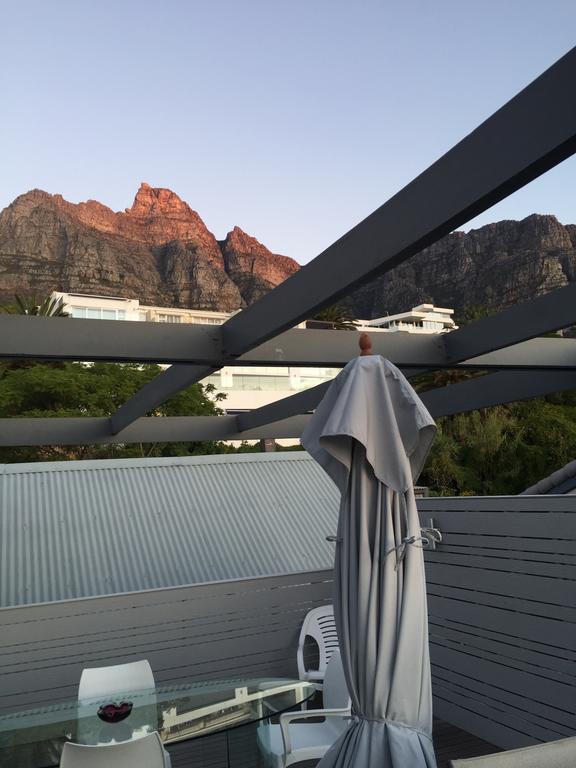 Apartemen 270 m² dengan 2 kamar tidur dan 2 kamar mandi pribadi di Camps Bay Cape Town Bagian luar foto