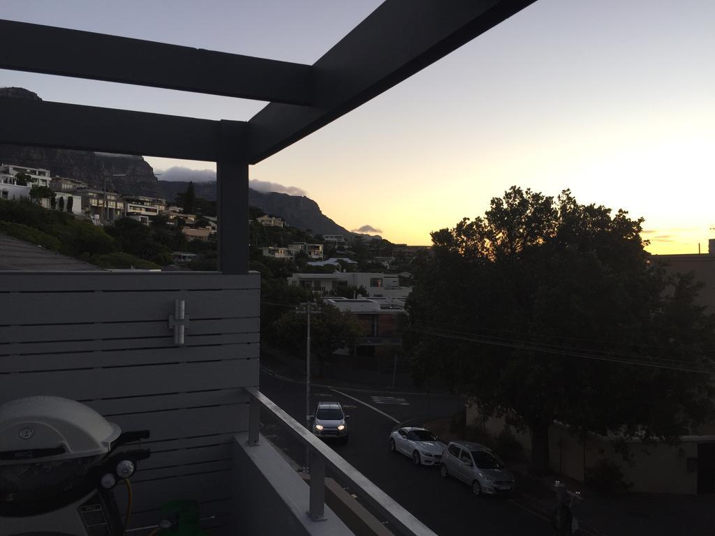 Apartemen 270 m² dengan 2 kamar tidur dan 2 kamar mandi pribadi di Camps Bay Cape Town Bagian luar foto