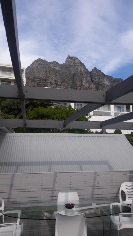 Apartemen 270 m² dengan 2 kamar tidur dan 2 kamar mandi pribadi di Camps Bay Cape Town Bagian luar foto