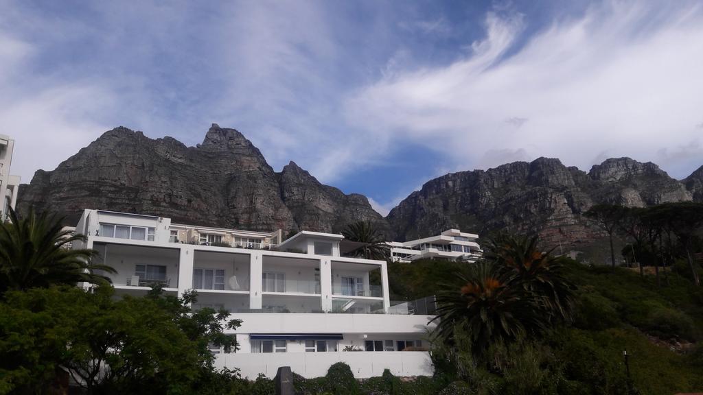 Apartemen 270 m² dengan 2 kamar tidur dan 2 kamar mandi pribadi di Camps Bay Cape Town Bagian luar foto