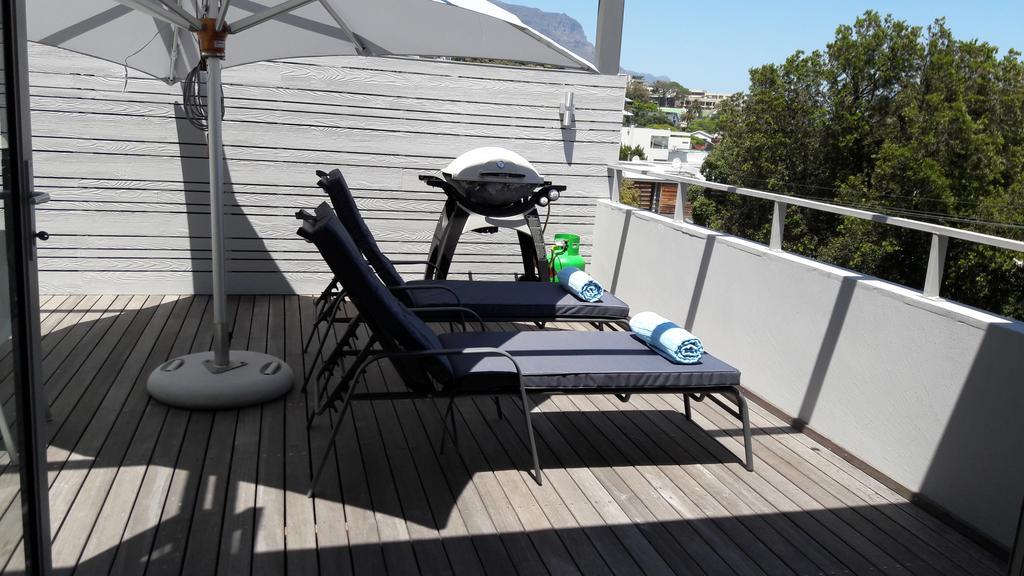 Apartemen 270 m² dengan 2 kamar tidur dan 2 kamar mandi pribadi di Camps Bay Cape Town Bagian luar foto