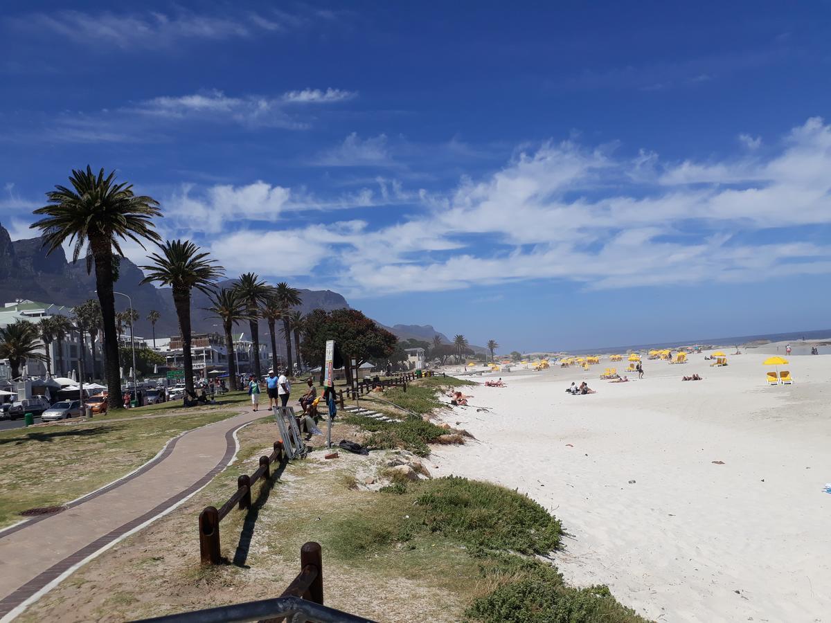 Apartemen 270 m² dengan 2 kamar tidur dan 2 kamar mandi pribadi di Camps Bay Cape Town Bagian luar foto