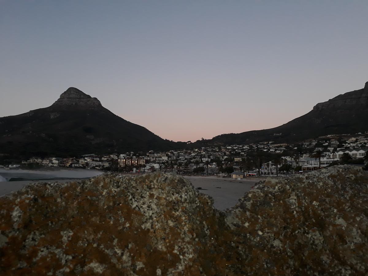 Apartemen 270 m² dengan 2 kamar tidur dan 2 kamar mandi pribadi di Camps Bay Cape Town Bagian luar foto