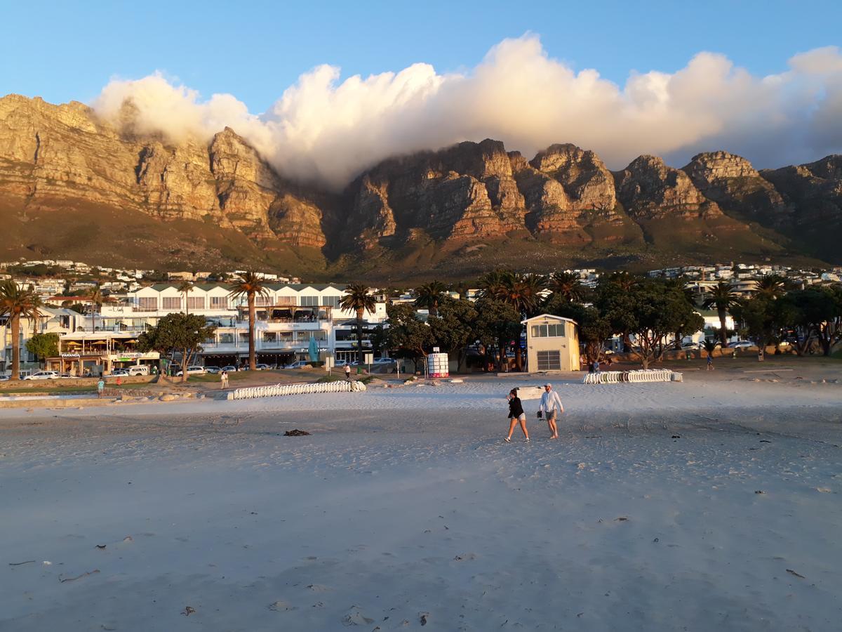 Apartemen 270 m² dengan 2 kamar tidur dan 2 kamar mandi pribadi di Camps Bay Cape Town Bagian luar foto