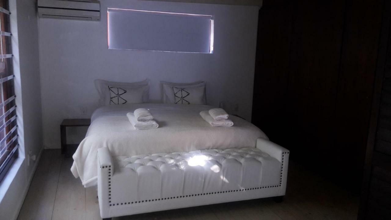 Apartemen 270 m² dengan 2 kamar tidur dan 2 kamar mandi pribadi di Camps Bay Cape Town Bagian luar foto